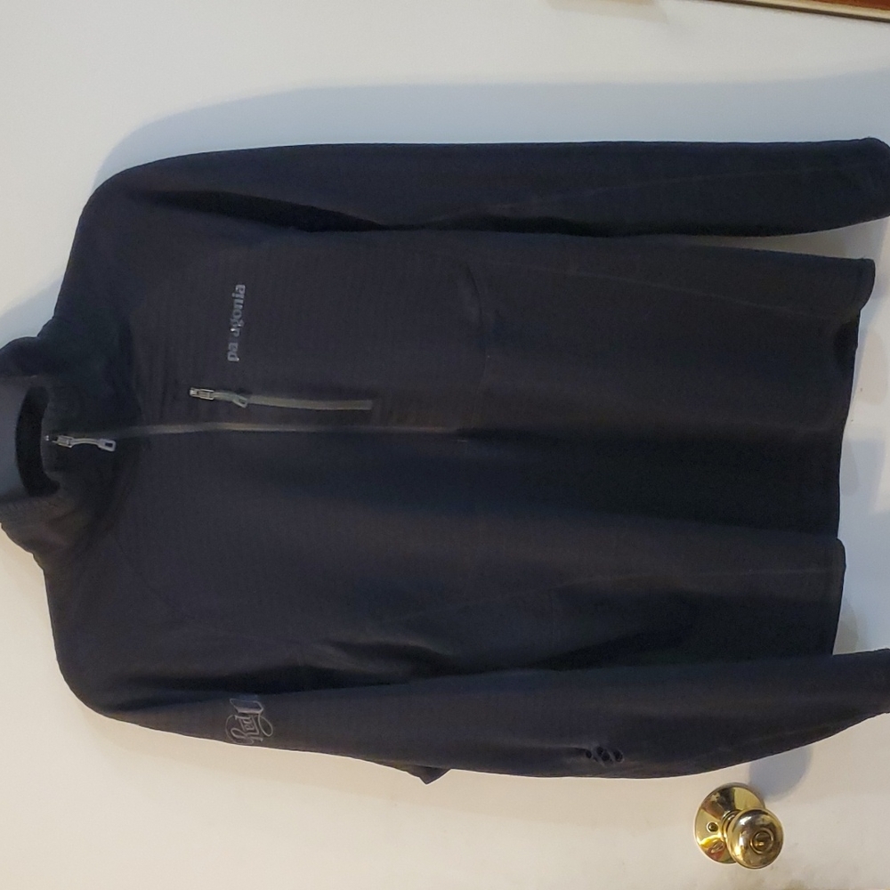 Patagonia Red Door Mid Layer Pullover - image 1